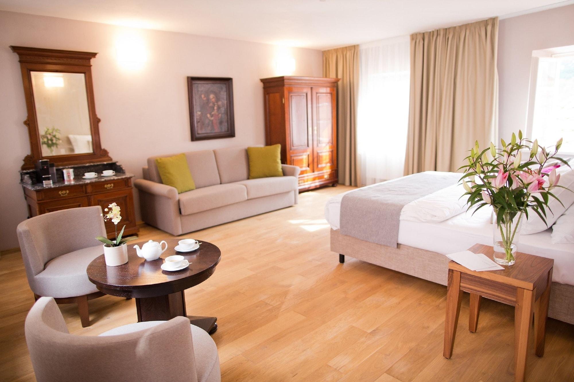 Hotel Golden Key Prague Castle Екстериор снимка
