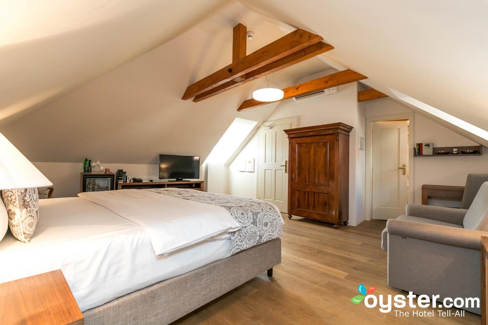 Hotel Golden Key Prague Castle Екстериор снимка