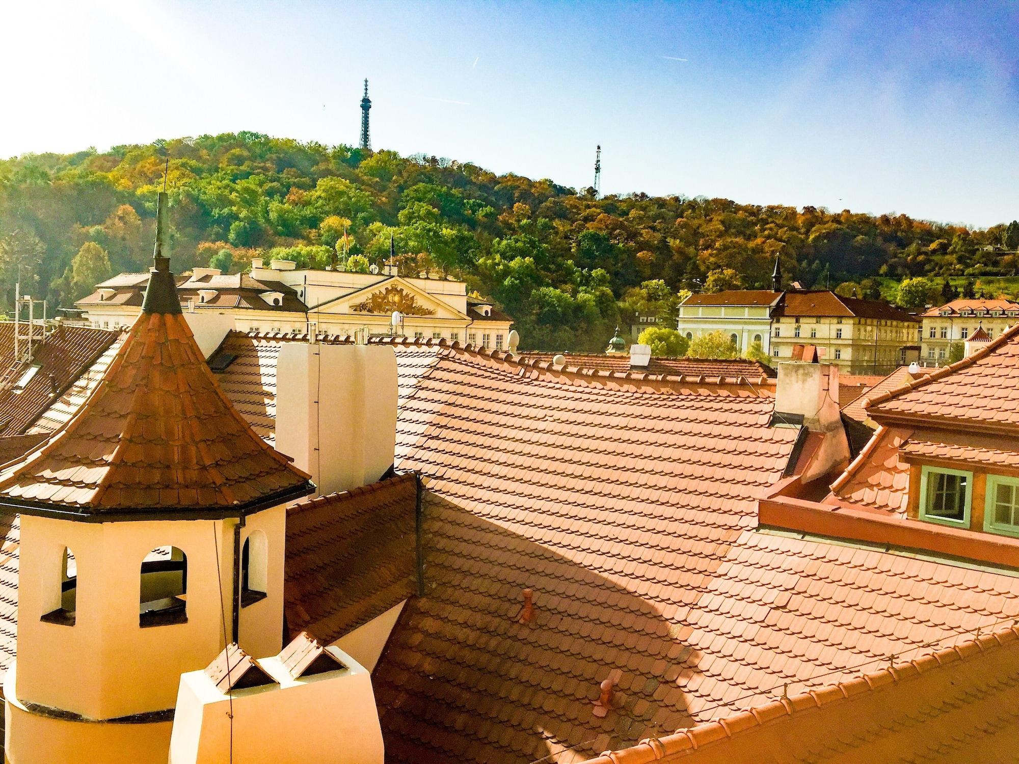 Hotel Golden Key Prague Castle Екстериор снимка