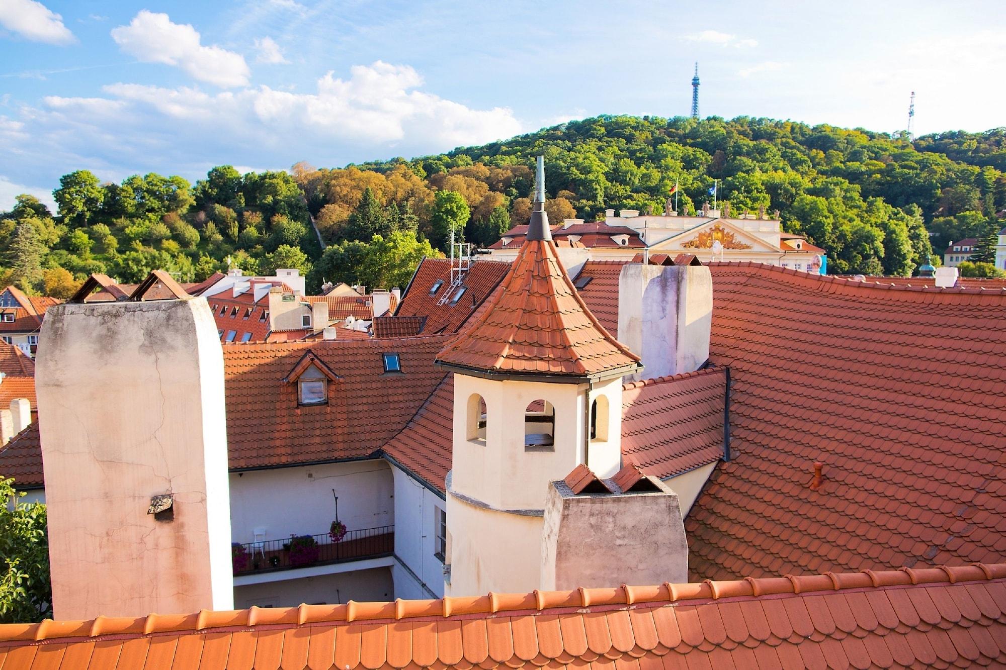 Hotel Golden Key Prague Castle Екстериор снимка