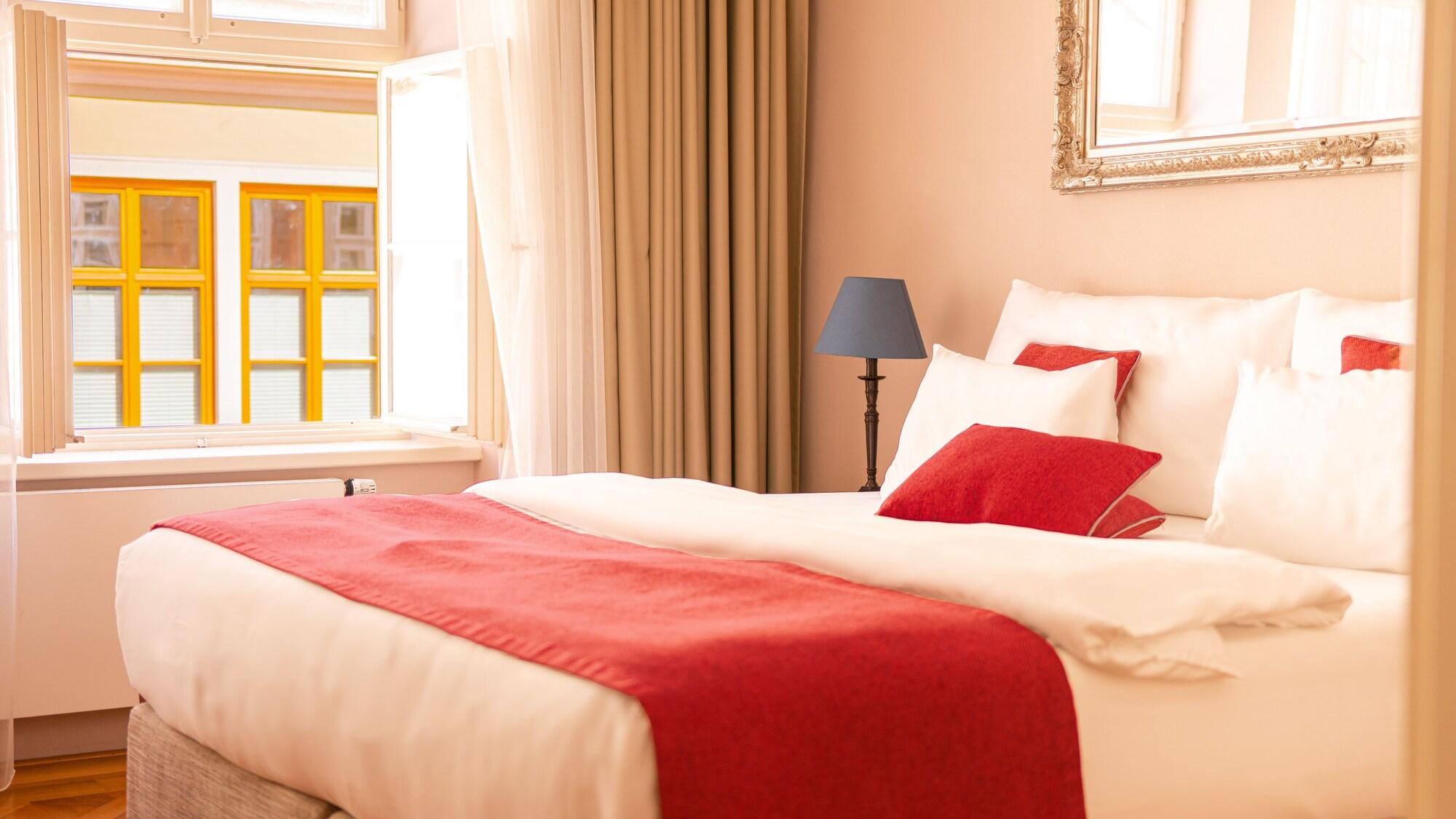 Hotel Golden Key Prague Castle Екстериор снимка