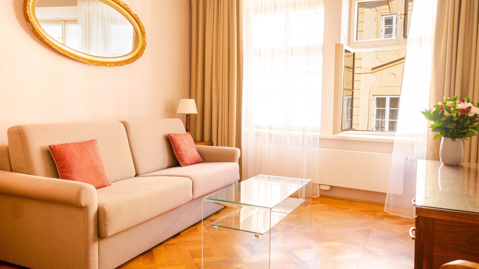 Hotel Golden Key Prague Castle Екстериор снимка