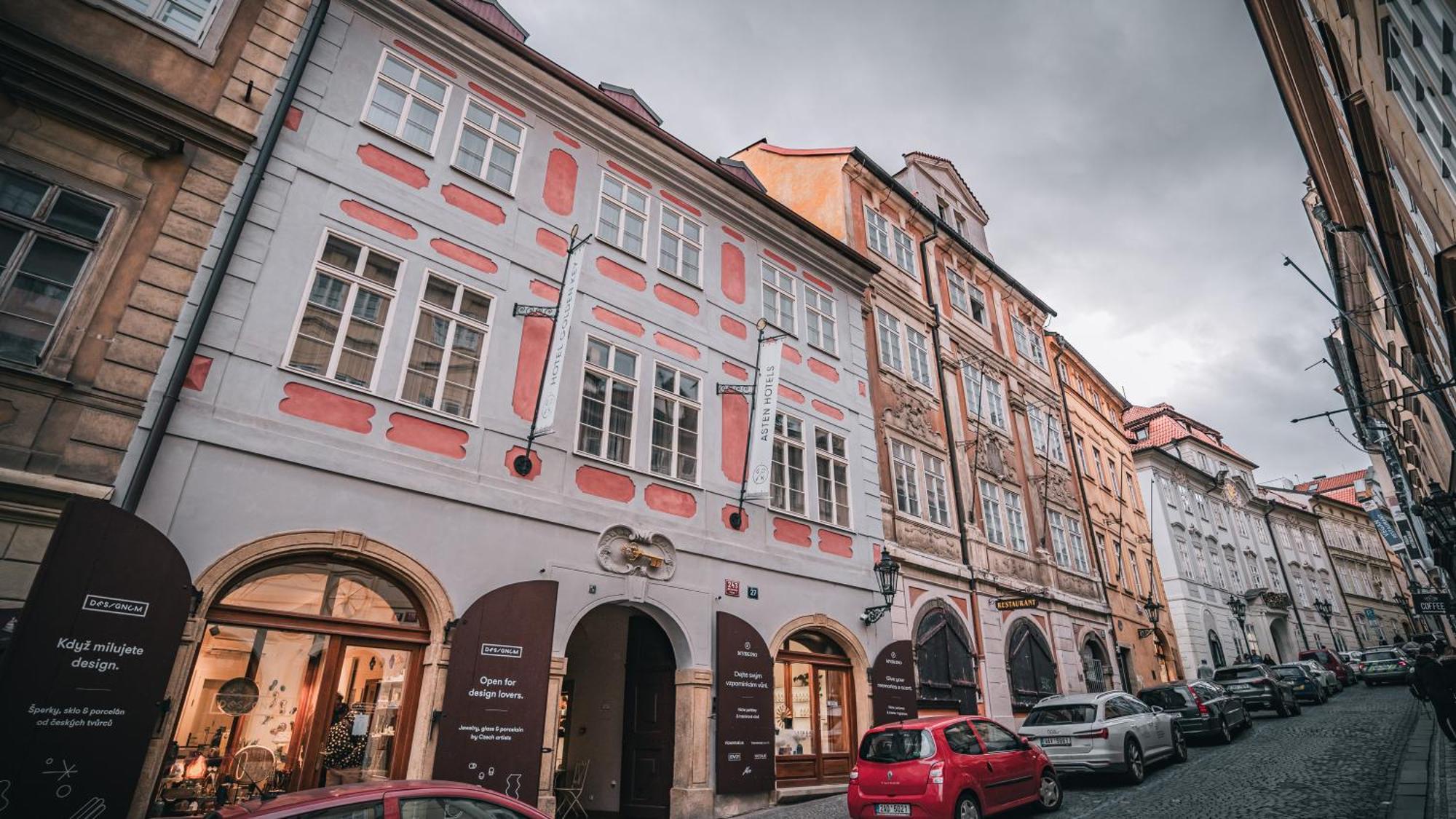 Hotel Golden Key Prague Castle Екстериор снимка