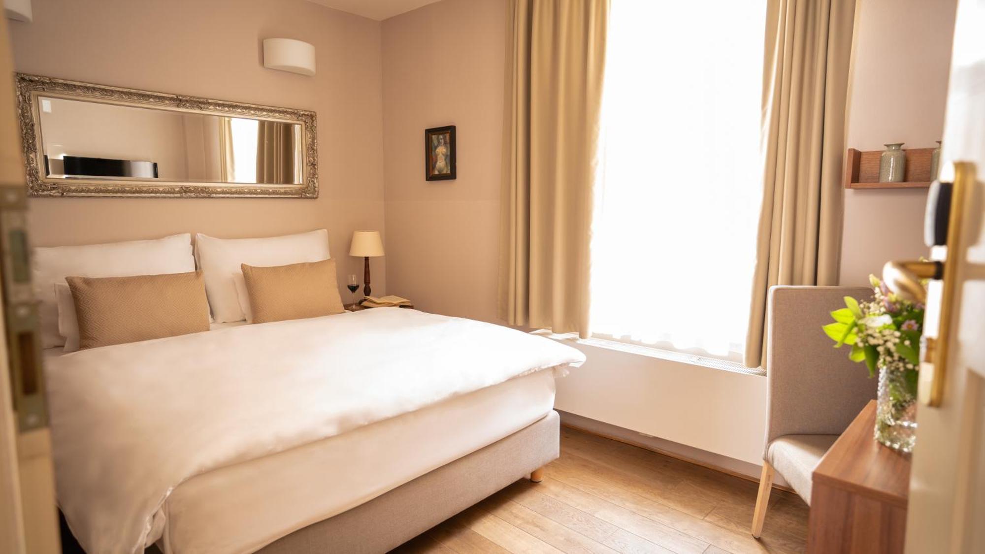 Hotel Golden Key Prague Castle Екстериор снимка